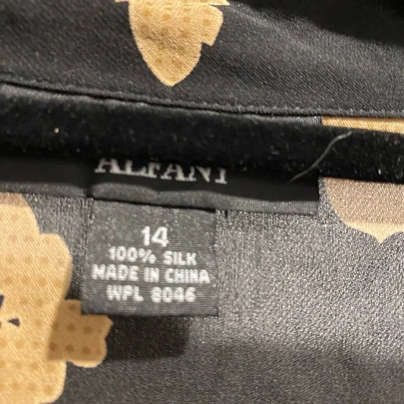 Silk blouse, size 14 - Picture 2 of 3